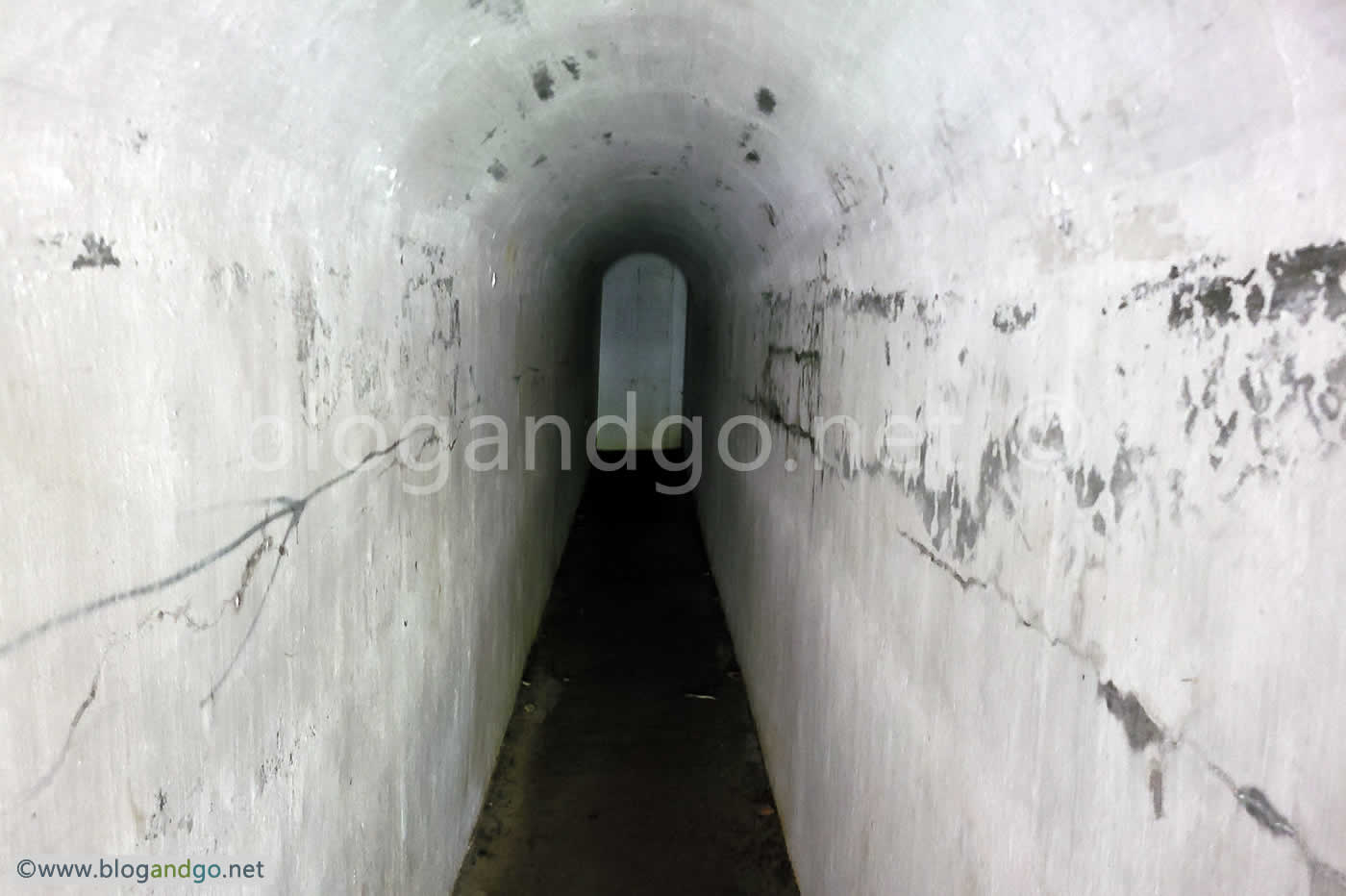 HK Trail 4 - Pillbox 3 (LBP 11) (inside) Wong Nei Chung Gap